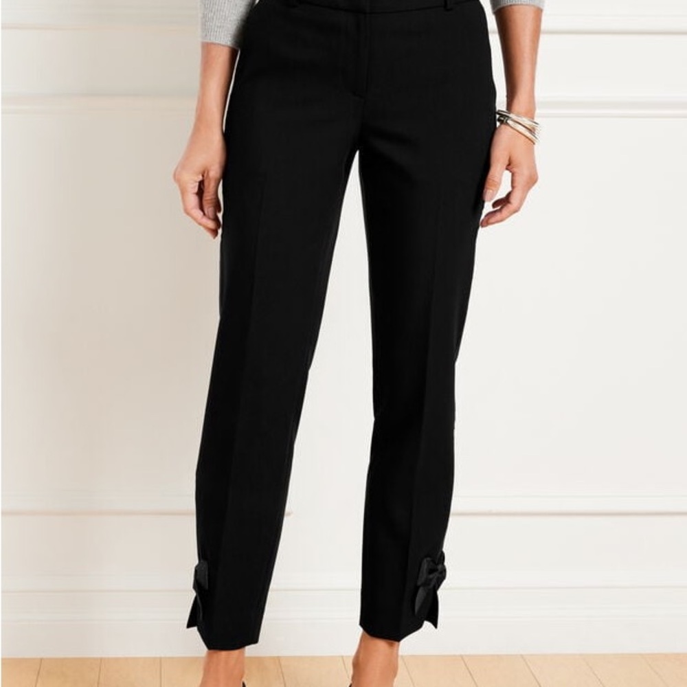 Banana Republic0  Black Cropped Pants with Bow Detail